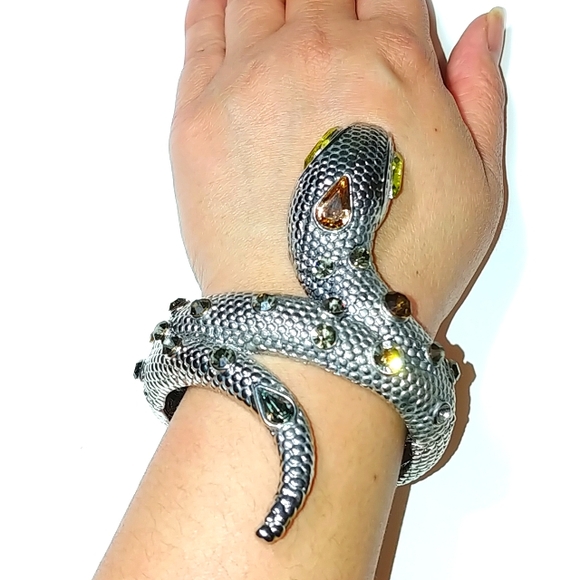 Large snake & lizard bangle ✨ BOGO FREE✨ - Picture 5 of 10